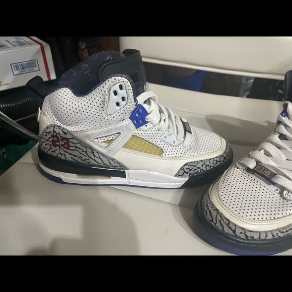 Air Jordan for youth size is 4.5. They are the Spike Lee Air Jordan. Must sell. - Picture 6 of 8